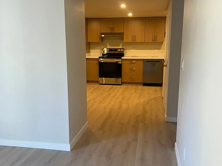 The Thunderbird Apartments — Photo 7