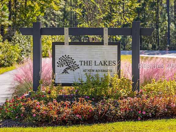 3rd image of 368 Mill Pond Rd