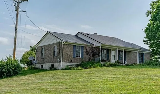 3 bed, 1200 sqft, $1,650 — Photo 1