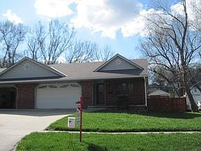 2nd image of 304 N Hazel St