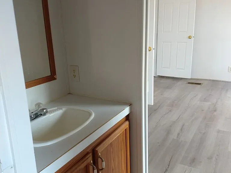 239 Castlebury Ln — Photo 13