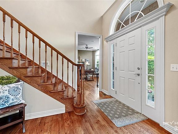 4th image of 494 White Bluff Dr