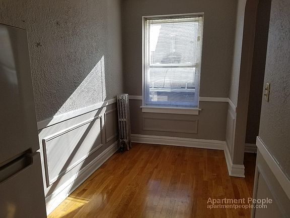 2nd image of 4427 N Seeley Ave APT 303
