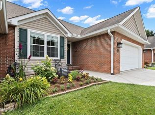 7322 Windtree Oaks Way, Knoxville, TN 37920