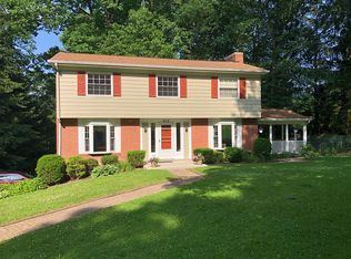613 Westland Dr, Gibsonia, PA