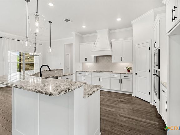 2nd image of 5521 Alazan Dr