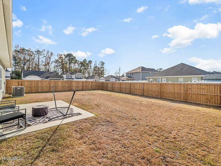 1003 Manhatten Ct — Photo 17
