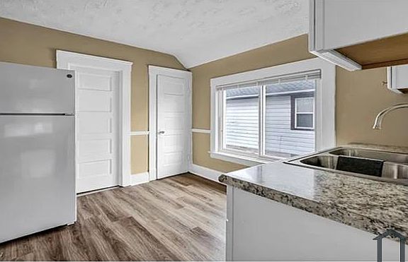 4th image of 3602 E 149th St #2