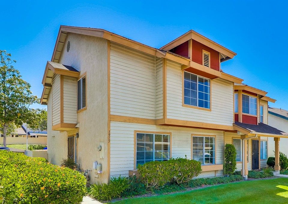 1st image of 1915 Manzana Way