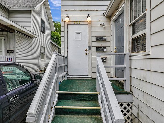 5th image of 900 Seymour Ave
