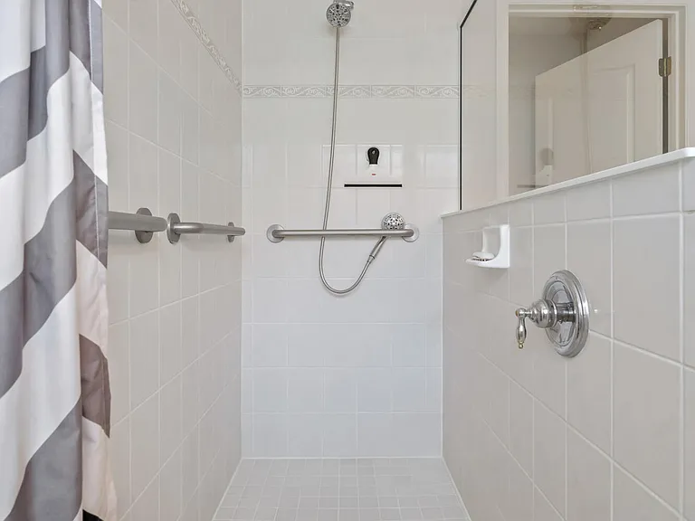 7163 Egbert St — Photo 17