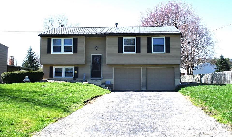 1st image of 8089 Castle Rock Dr NE