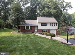 761 Red Oak Ter, Wayne, PA 19087