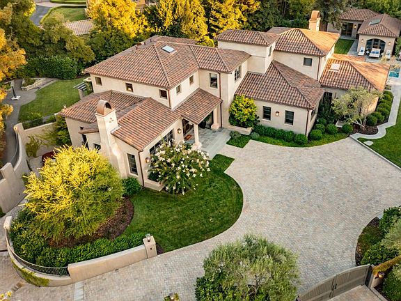 4th image of 147 Patricia Dr
