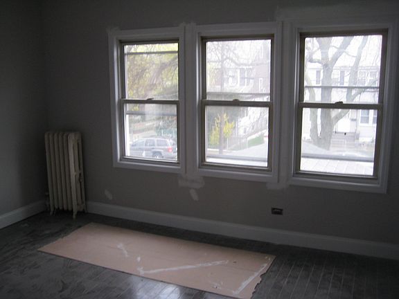 3rd image of 11943 191st St