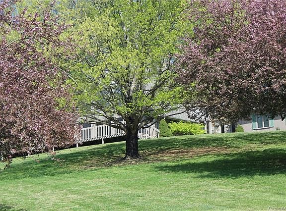 4th image of 1265 Mountain Circle Dr