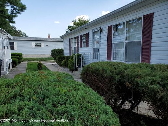 4th image of 134 Briarwood Ct