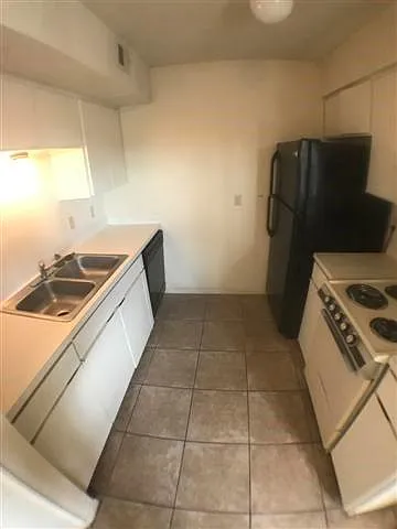 2408 Longview St #111 — Photo 3