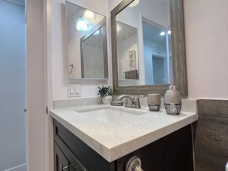 Carmel Heights Apts — Photo 48