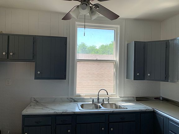 4th image of 7637 S Bennett Ave #2