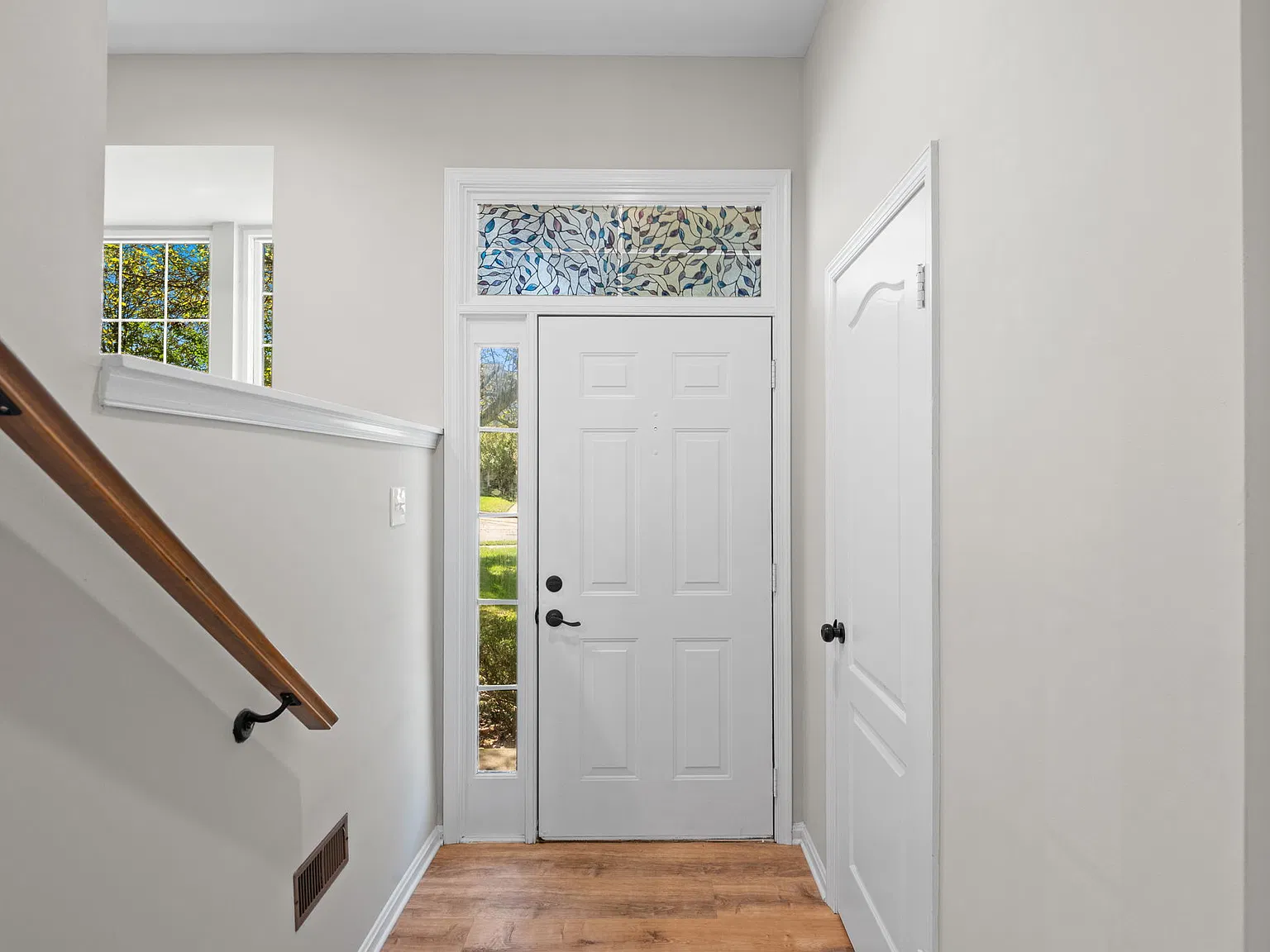 3 bed, 3.5 bath, 2054 sqft, $2,800 — Photo 3