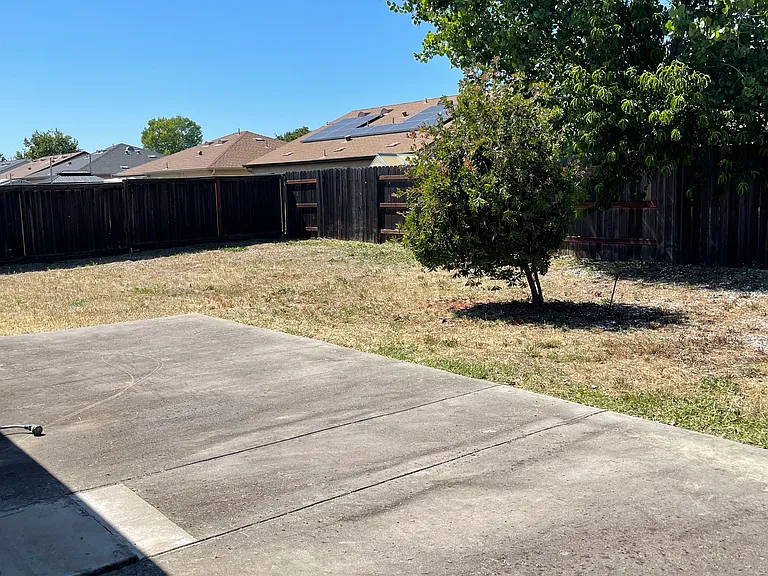 3343 Berlin Way — Photo 33