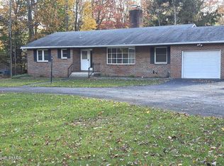 781 White Oak Rd, Cresco, PA 18326