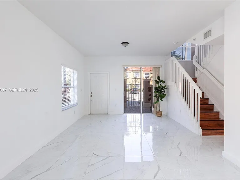 1009 SW 144th Ave #2701 — Photo 4