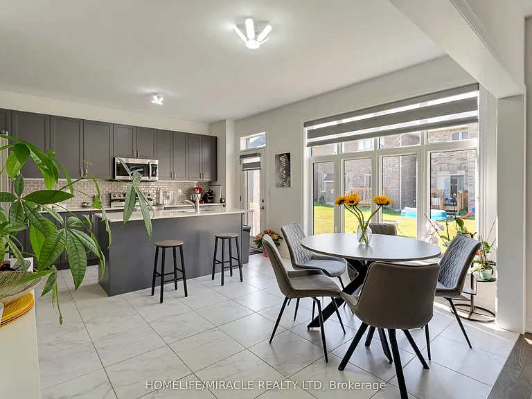 1429 Davis Loop — Photo 10