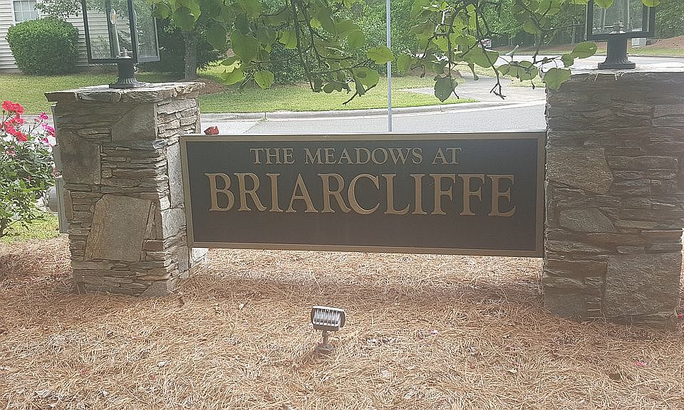 2nd image of 101 Willowbrook Dr