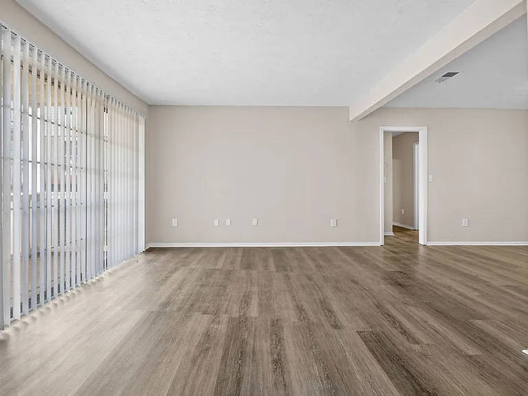 Castle Creek Apartments: Welcome Home to Comfort and Premier Living in Decatur, GA — Photo 34