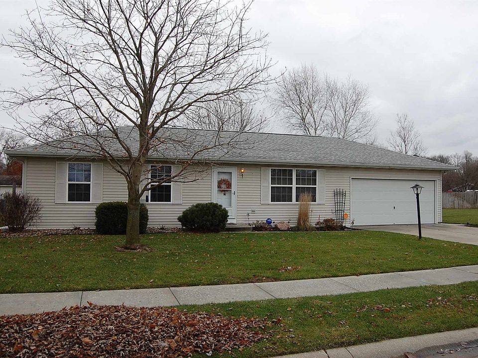 1st image of 916 Colonial Manor Dr