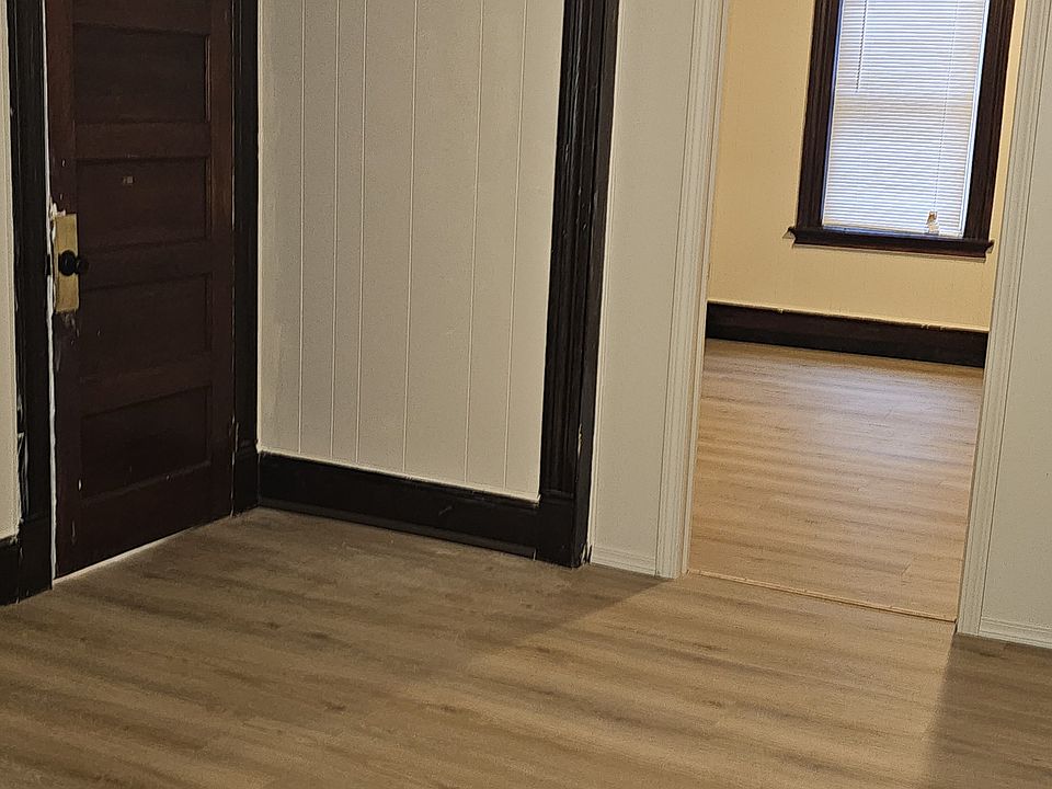 2nd image of 119 Glen St #1