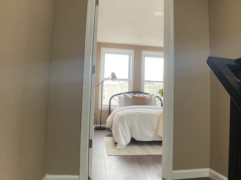 2060 E Orleans St — Photo 15