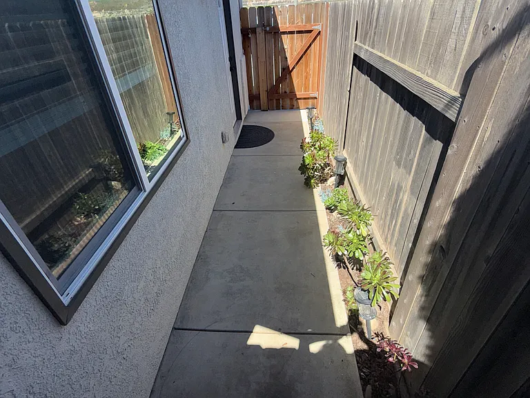 Darbeton Ave — Photo 18