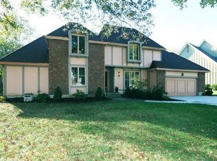 8836 Linden Dr, Prairie Village, KS 66207