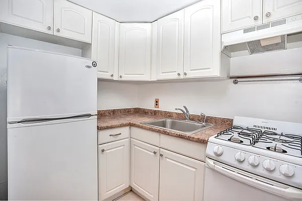 Rented by Nest Seekers International | media 4