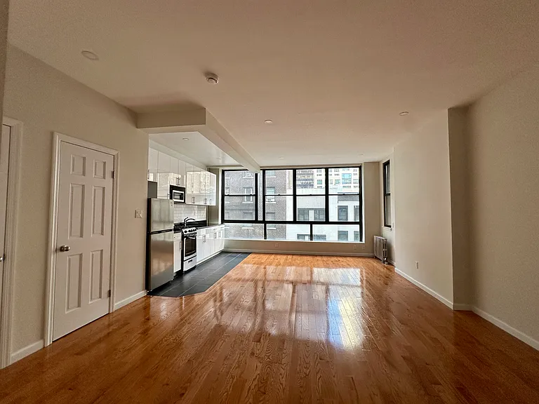 50 W 55th St #5F — Photo 2