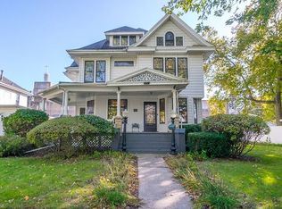 211 W Jackson St, Morris, IL 60450