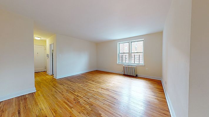 1st image of 2049 20th Ln APT 3E