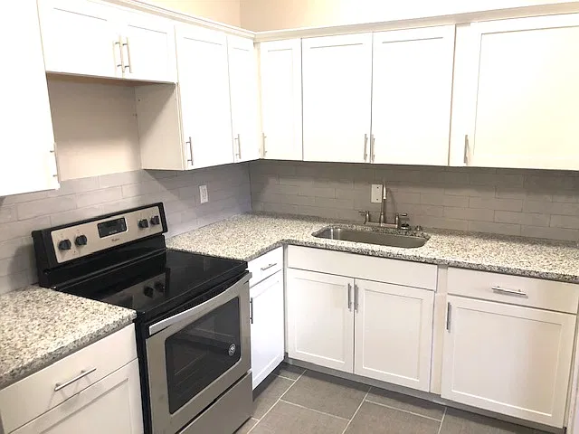 2 bed, 925 sqft, $1,600 — Photo 3