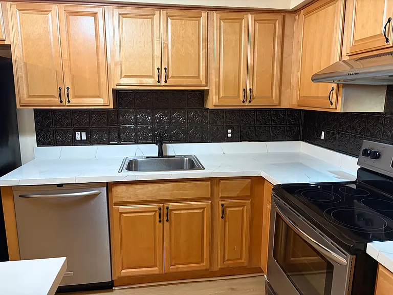 43 Chelmsford Ct — Photo 5