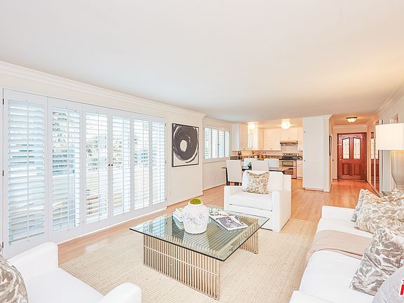 5th image of 834 6th St Unit 101