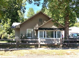 1315 W Monroe St, Herrin, IL 62948