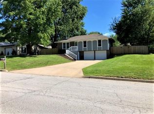 1806 NE Adams Dairy Rd, Blue Springs, MO 64014