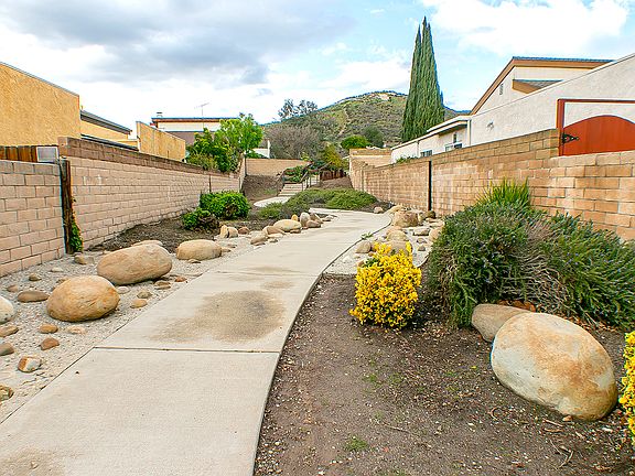 5th image of 3611 Spanish Gate Dr