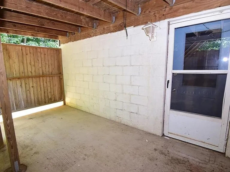 2095 Mary Ellen Ln — Photo 20