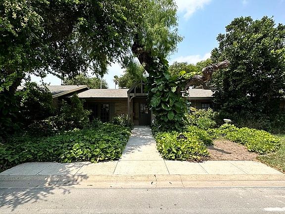 2nd image of 575 Calle Retama