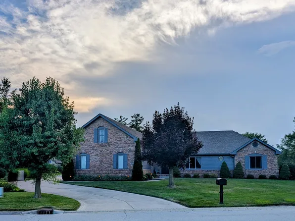 624 Hacienda Pl, Greenwood, IN 46143