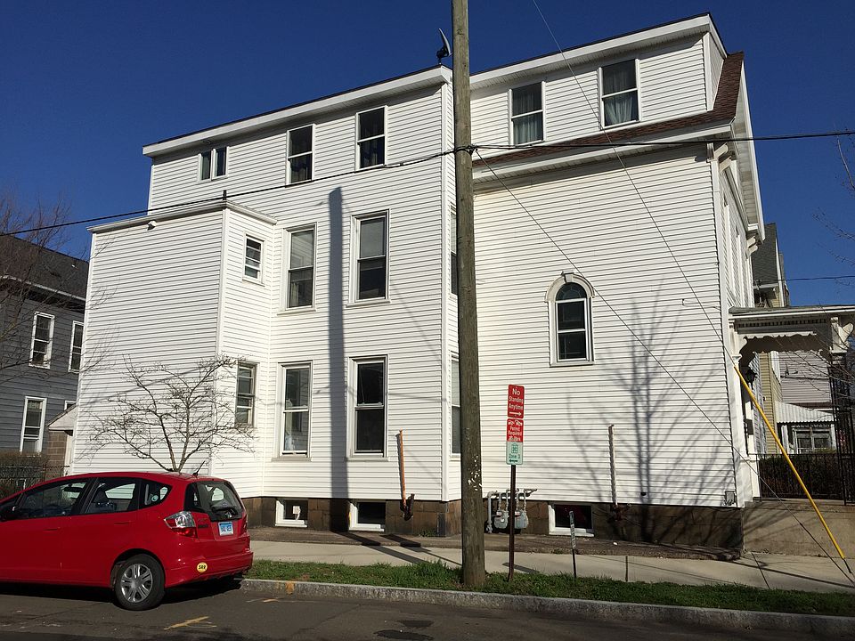 Pleasant Street Side